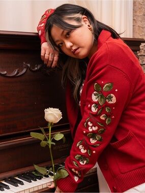 Carmico Embroidered Red Berry Blend Unisex Cardigan Jacket Size 2XL